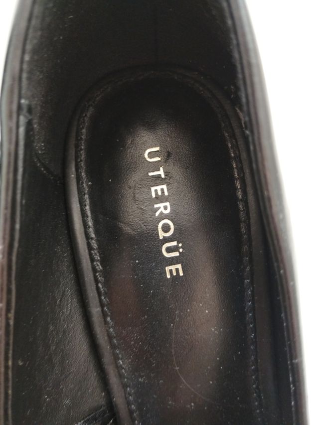 Salones negros Uterqüe