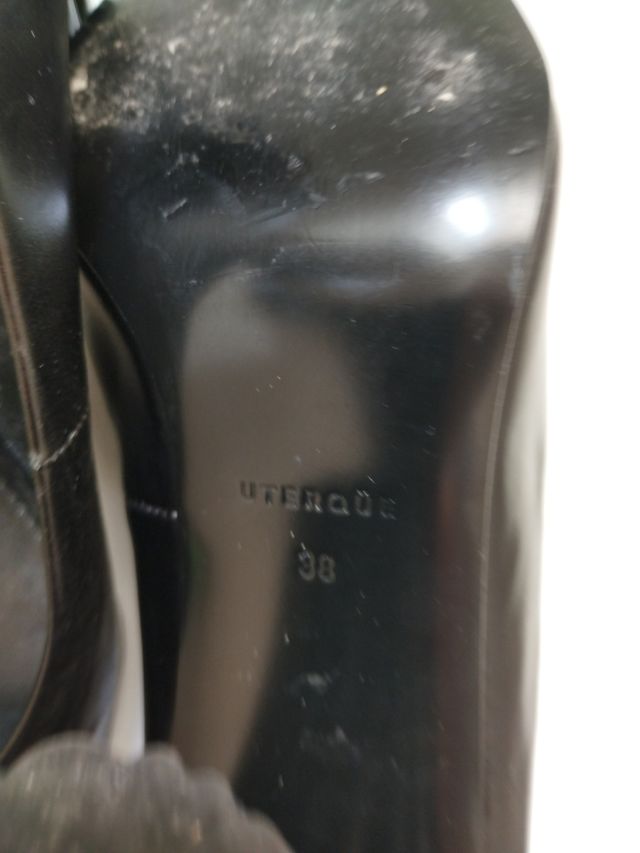 Salones negros Uterqüe