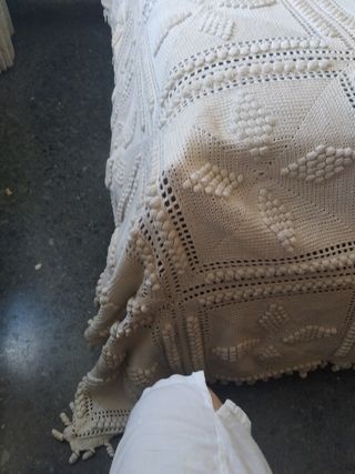 Colcha algodón beige ganchillo