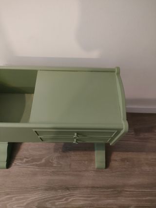 Antiguo mueble restaurado ,costurero, entrada