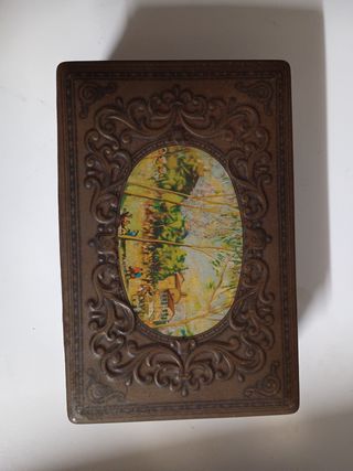 Caja vintage metal marrón