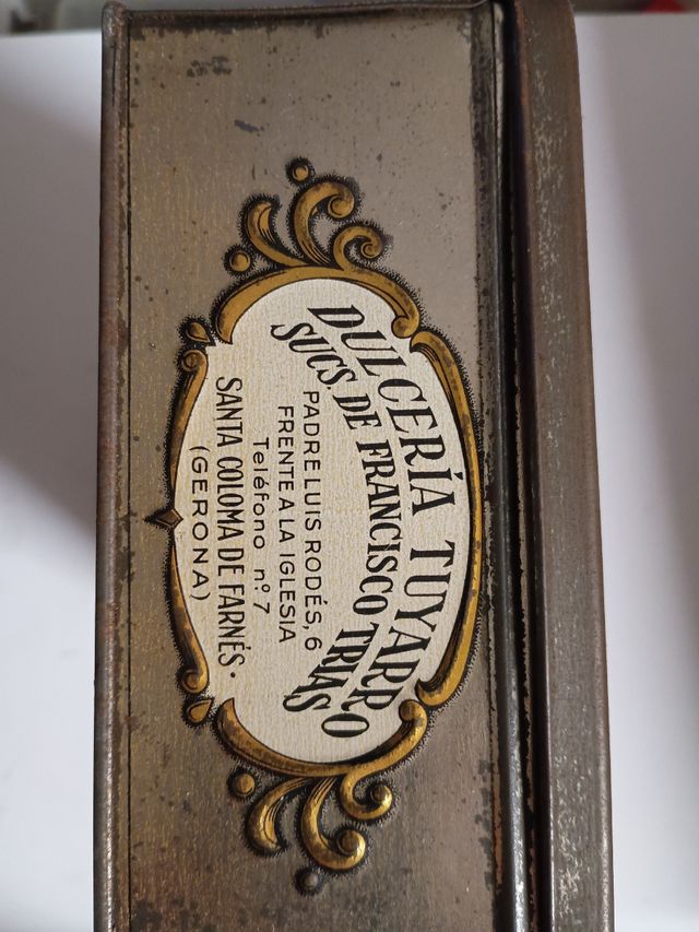 Caja vintage metal marrón