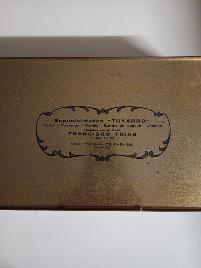 Caja vintage metal marrón