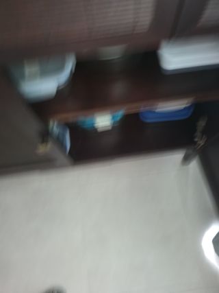 Aparador madera marrón y mesita de salon como nuev