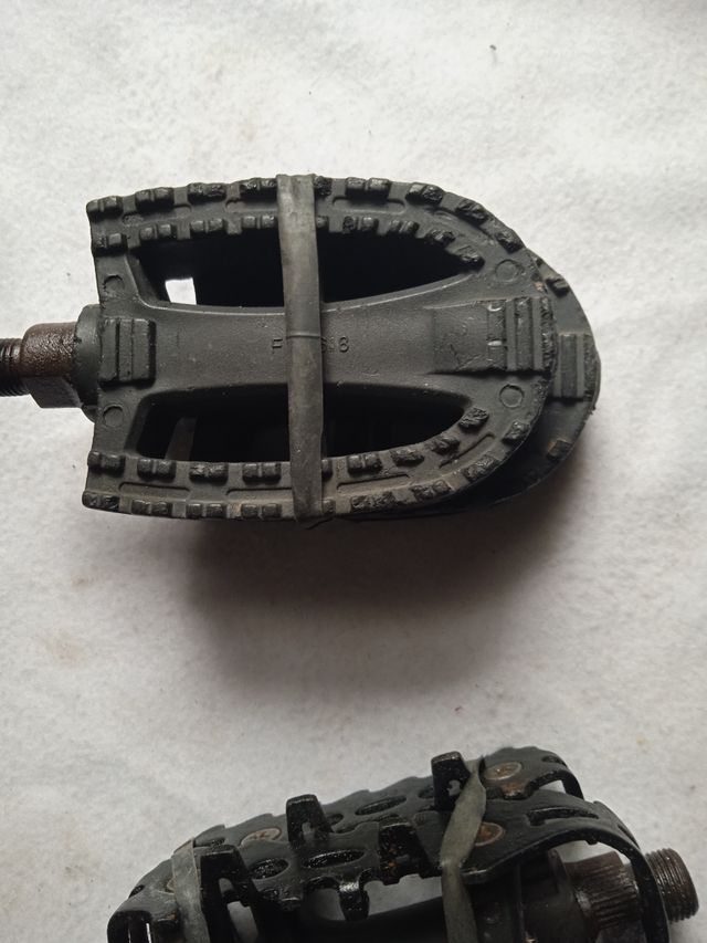 Pedales bici: metalicos y plastico