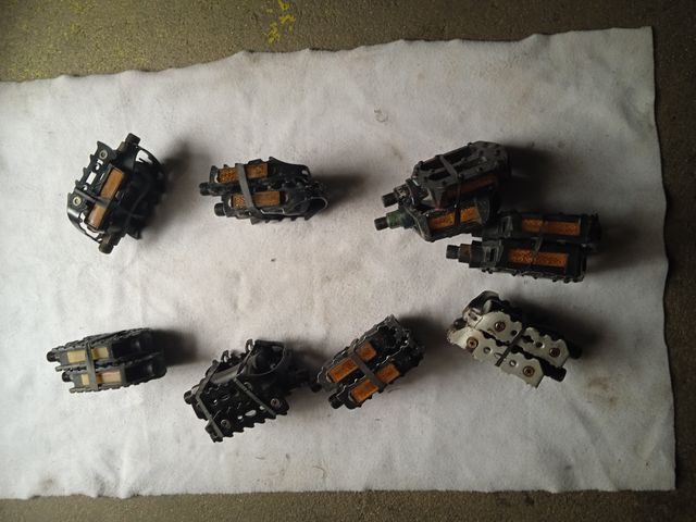 Pedales bici: metalicos y plastico