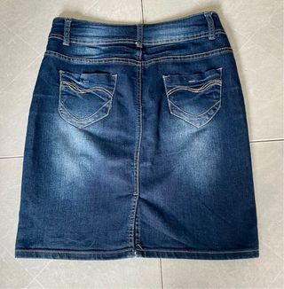 Falda vaquera Mas Fashion azul
talla muy bien 