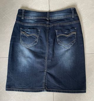Falda vaquera Mas Fashion azul
talla muy bien 
