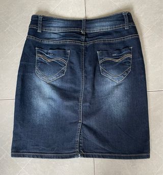 Falda vaquera Mas Fashion azul
talla muy bien 