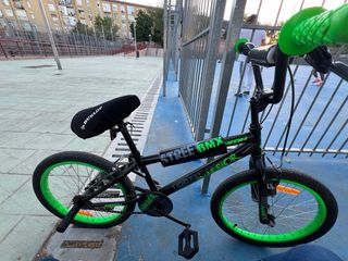 BMX 20" negra y verde lima
