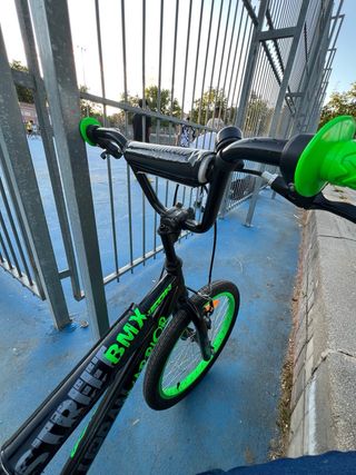 BMX 20" negra y verde lima