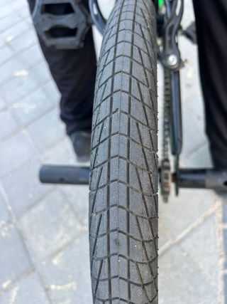 BMX 20" negra y verde lima