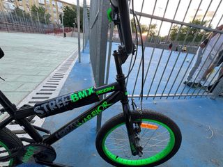 BMX 20" negra y verde lima