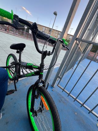 BMX 20" negra y verde lima