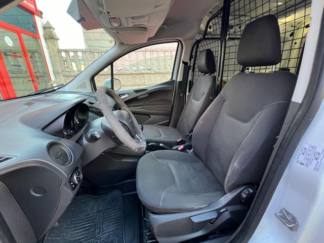 Ford Transit Courier 2016