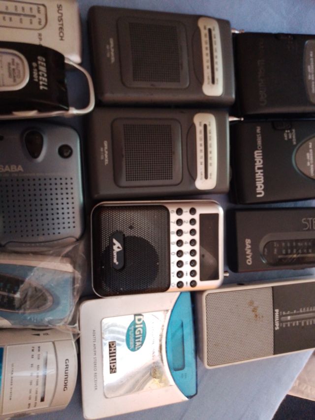 Rádios antigas (Sanyo, Philips, Grundig, Saba)