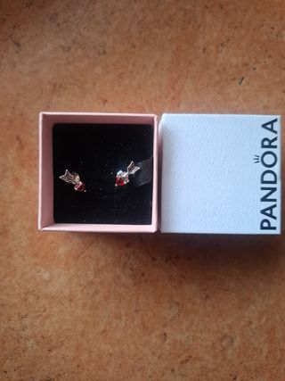 Pendientes Pandora flecha rojos