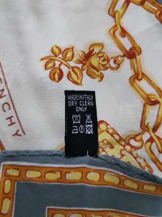 Pañuelo GIVENCHY seda gris blanco