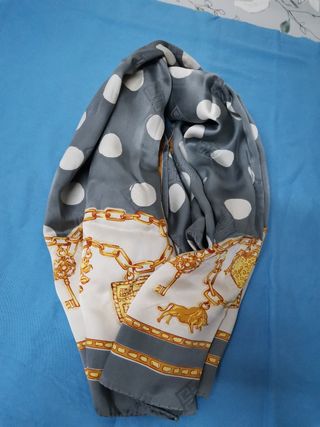 Pañuelo GIVENCHY seda gris blanco