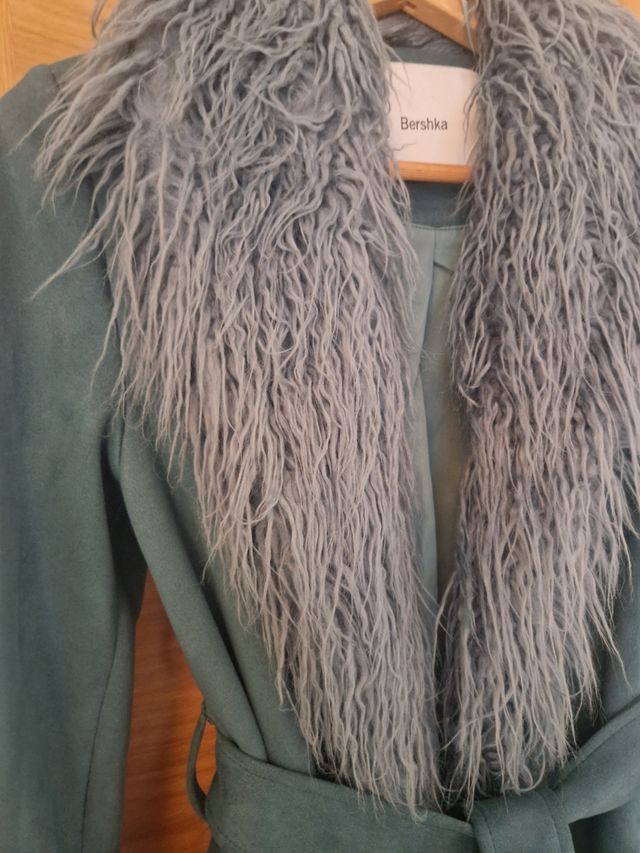 Abrigo Bershka pelo sintético