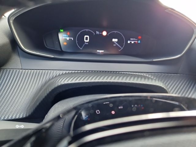 Peugeot 2008 Allure Gasolina 100cv  2025
