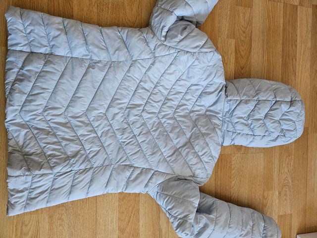 Cazadora Stradivarius azul claro