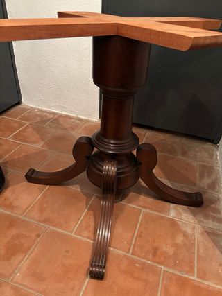Mesa de comedor, ovalada extensible, de madera
