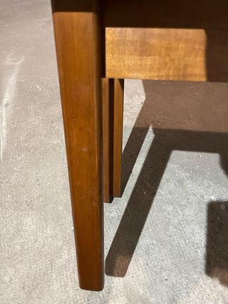 Tavolino in legno marrone