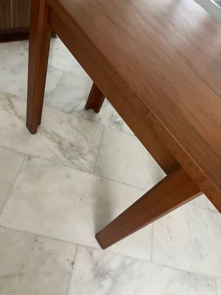 Tavolino in legno marrone
