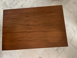 Tavolino in legno marrone