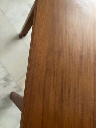 Tavolino in legno marrone