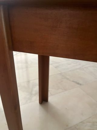 Tavolino in legno marrone