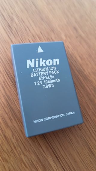 Cámara Nikon D3000 negra
