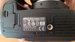 Cámara Nikon D3000 negra