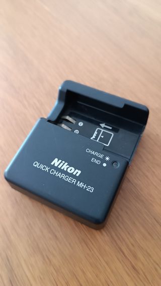 Cámara Nikon D3000 negra