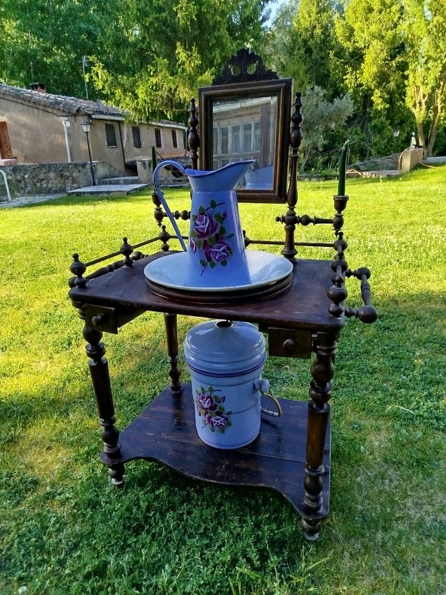 Lavamanos antiguo en perfecto estado