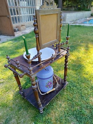 Lavamanos antiguo en perfecto estado