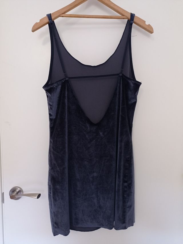 Vestido terciopelo con espalda abierta