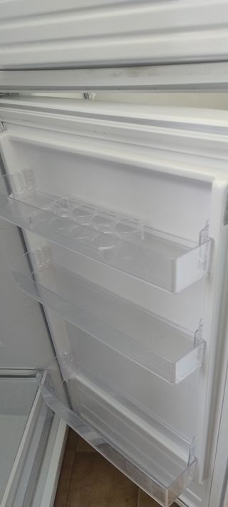 Nevera pequeña, casi nueva