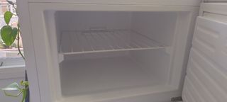 Nevera pequeña, casi nueva