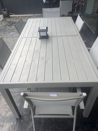 Mesa extensible 200-300 y 4 sillas jardín - Gris