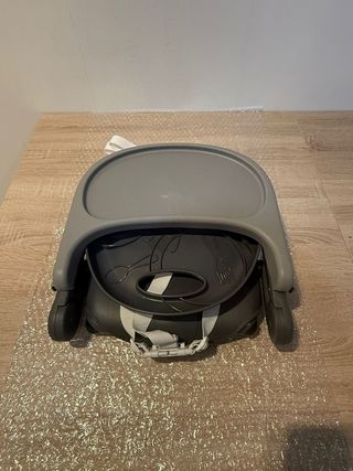 Alzador de silla Chicco Pocket Snack gris oscuro