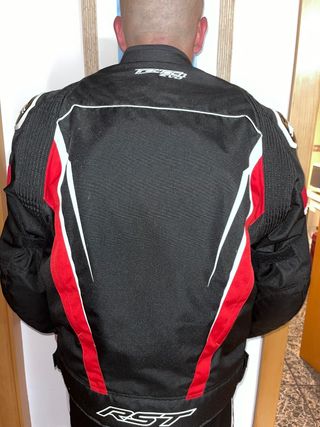 Chaqueta moto RST solo una puesta.