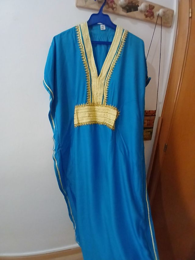 Caftán marroquí azul y dorado