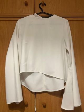 Blusa blanca - mangas campana