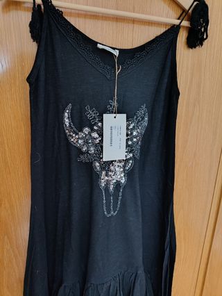 Vestido negro Hug Clau 
