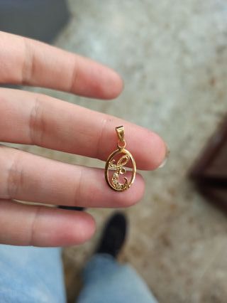 Colgante Letra E Oro