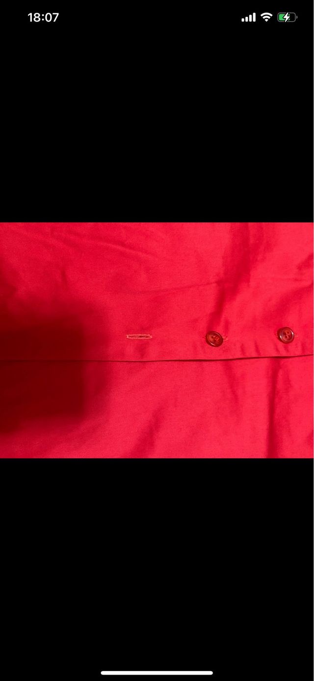 Falda midi roja botones