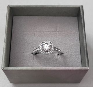 Sortija Swarovski rosetón plata
