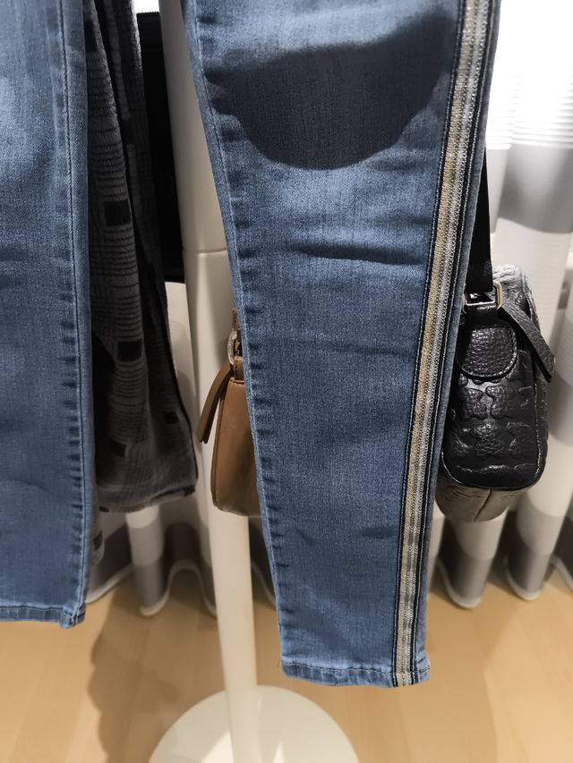 Jeans mujer talla S c/bordados